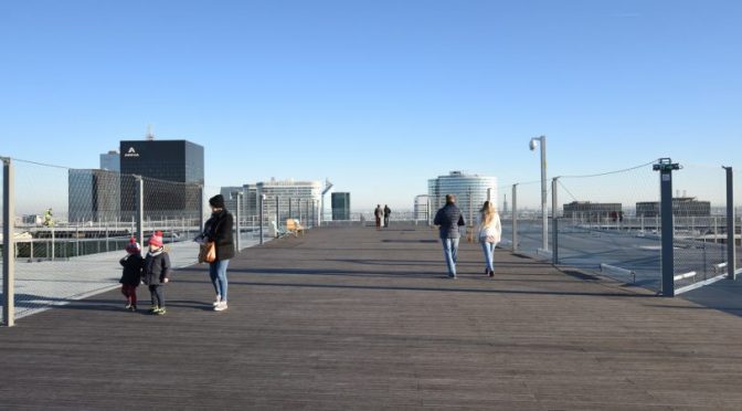 Patinoire sur le toit de la Grande Arche